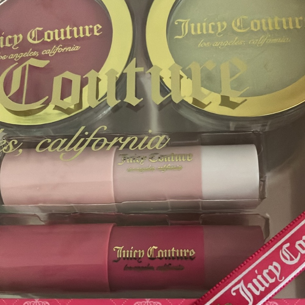 💋Juicy Couture gift wrapped makeup set NWT - Picture 6 of 11